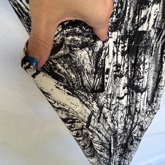 NWT Veronica M Black and White Jumpsuit Romper One Piece Size Small - Picture 6 of 6